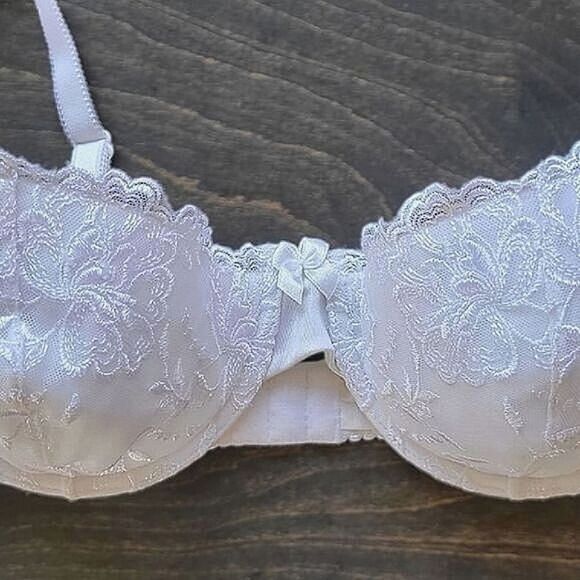 Triumph white floral lace underwire lined unpadded bra 38C - Picture 10 of 16